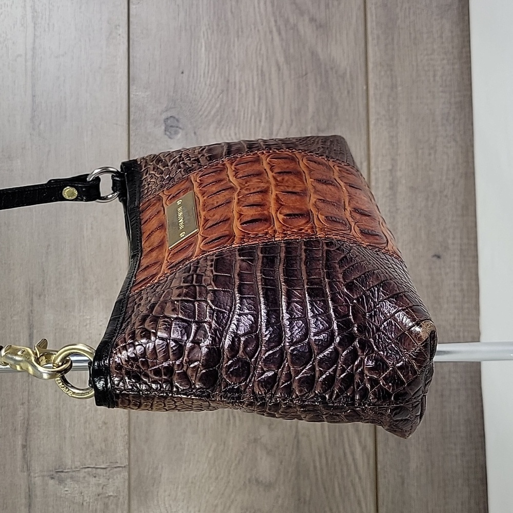 🤎🖤Brahmin Brown and Cognac Croc-Embossed Shoulder Bag🤎🖤 - Picture 4 of 12